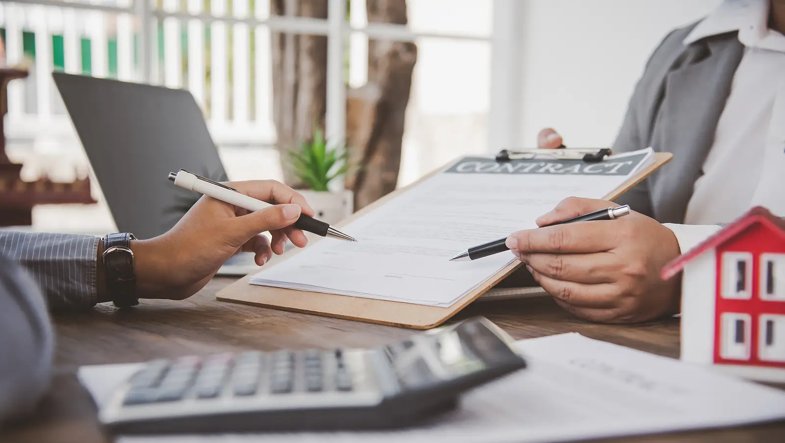 Where Trade-Offs Tip the Scale in HOA Vendor Contracts Across Kansas City